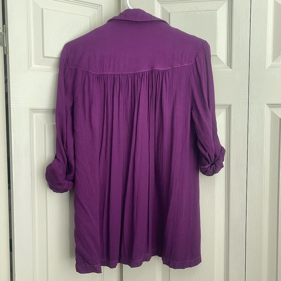 Side Stitch women's purple 3 Buttons Curved Hem Top roll-up sleeve. #222 - Picture 8 of 14
